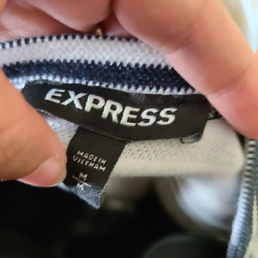 Express Striped Short Sleeve Top - Picture 7 of 8